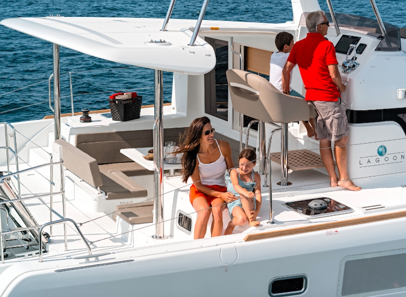 Bareboat Power Catamaran Lagoon 40 Power Catamaran photo 4