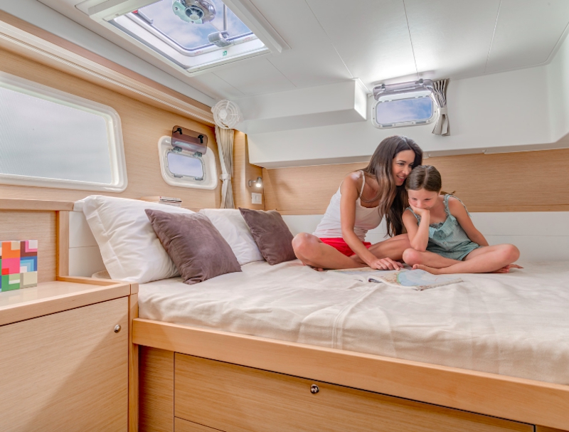 Bareboat Power Catamaran Lagoon 40 Power Catamaran photo 8