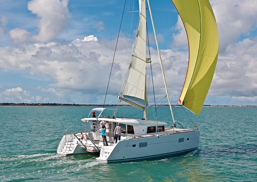 Bareboat Catamaran Lagoon 400 photo 3