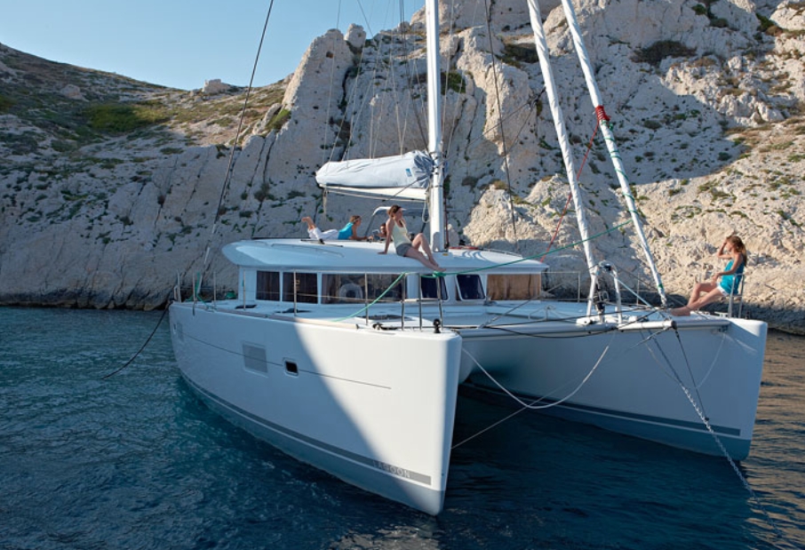 Bareboat Catamaran Lagoon 400 photo 4