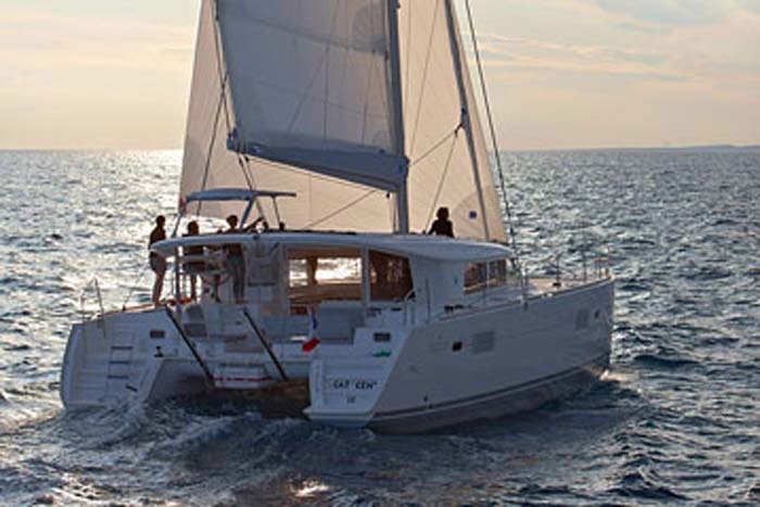 Bareboat Catamaran Lagoon 400 (2012) photo 3