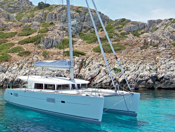 Bareboat Catamaran Lagoon 400