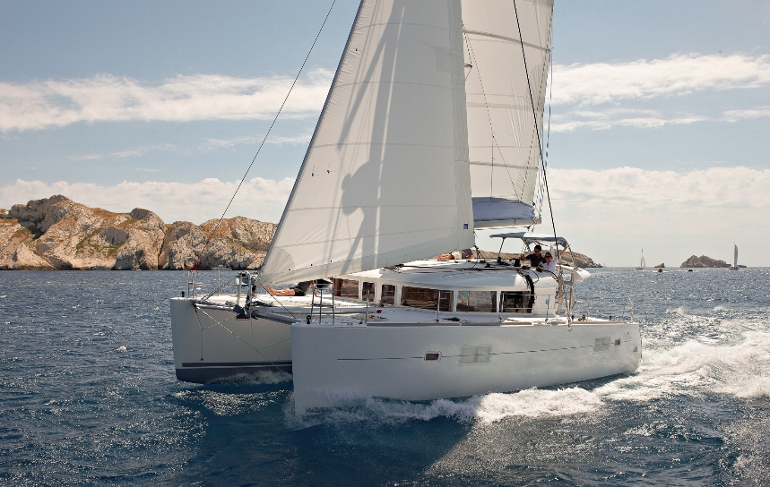 Bareboat Catamaran Lagoon 400