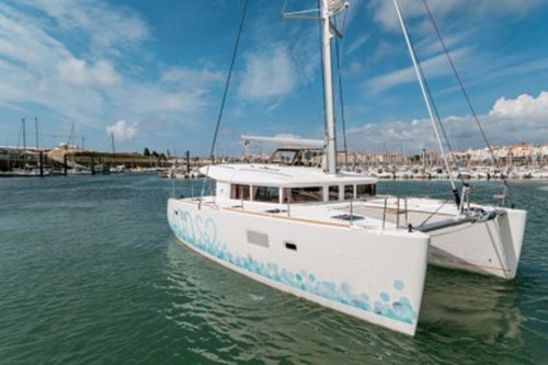 Bareboat Catamaran Lagoon 400 S2