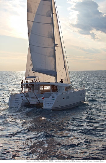 Bareboat Catamaran Lagoon 400 S2 photo 8