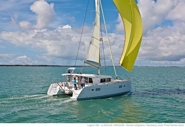 Bareboat Catamaran Lagoon 400 S2