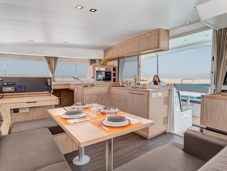 Bareboat Catamaran Lagoon 400 S2 photo 6