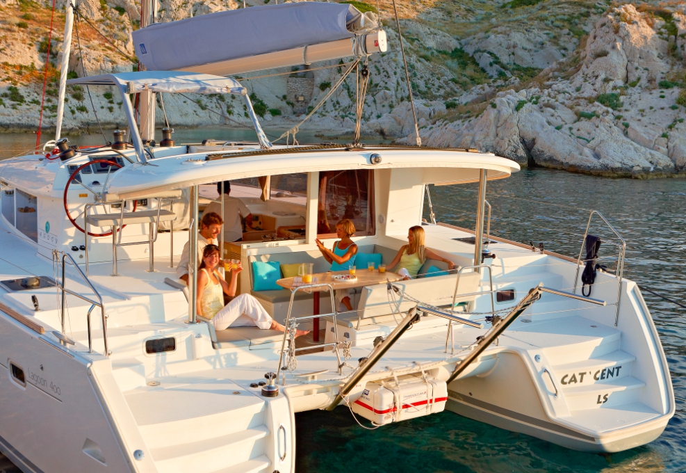 Bareboat Catamaran Lagoon 400 S2