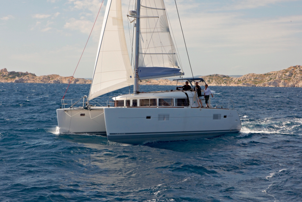 Bareboat Catamaran Lagoon 400 S2 photo 4