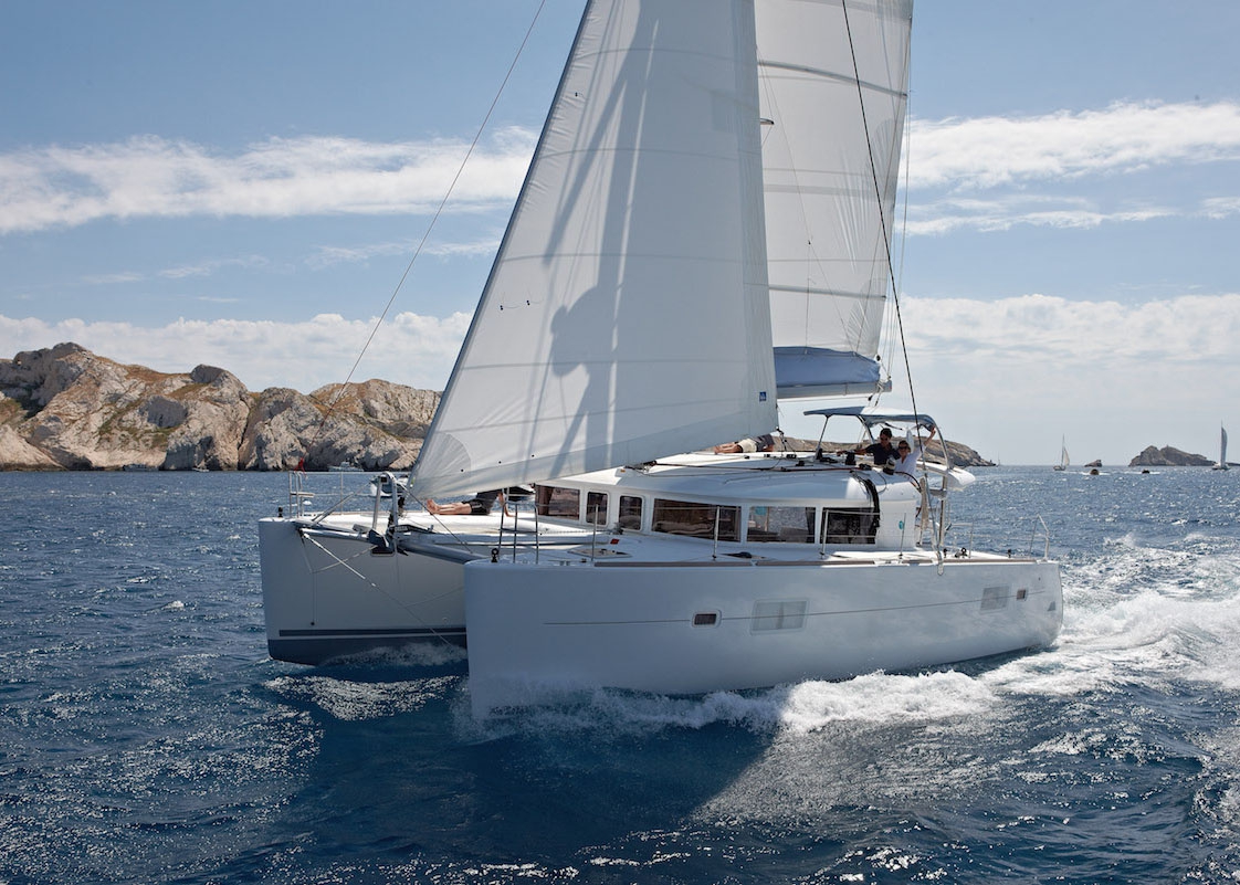 Bareboat Catamaran Lagoon 400 S2