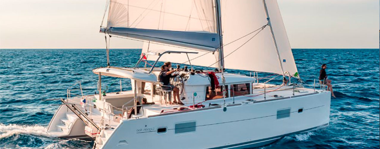 Bareboat Catamaran Lagoon 400 S2