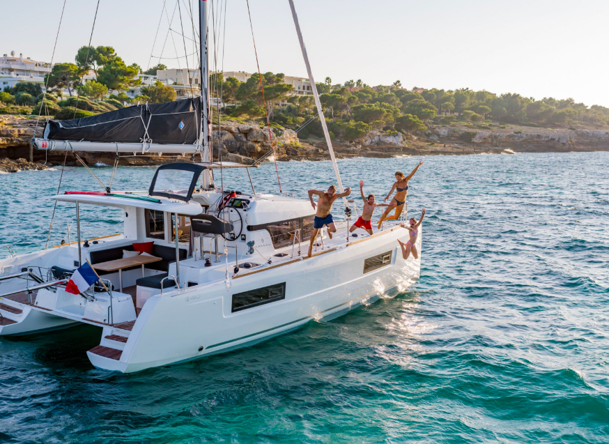 Bareboat Catamaran Lagoon 40 photo 4