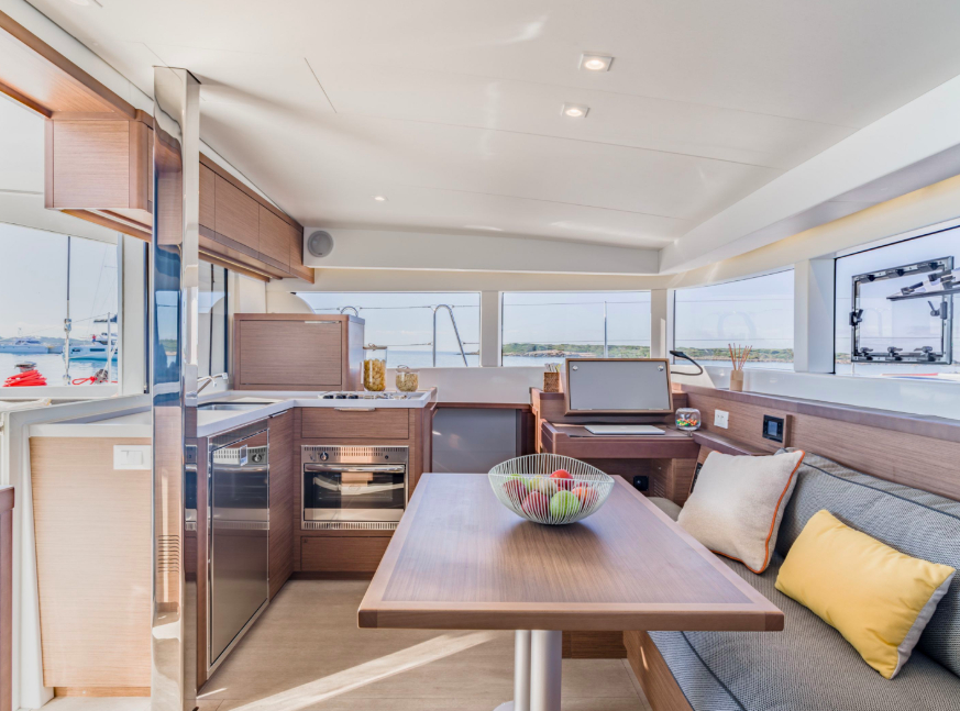 Bareboat Catamaran Lagoon 40 photo 6