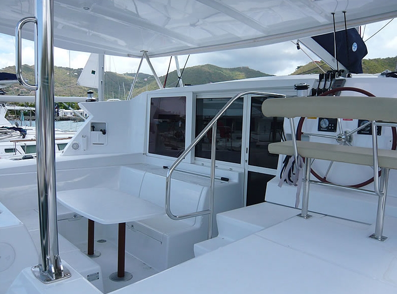 Bareboat Catamaran Lagoon 420 photo 3