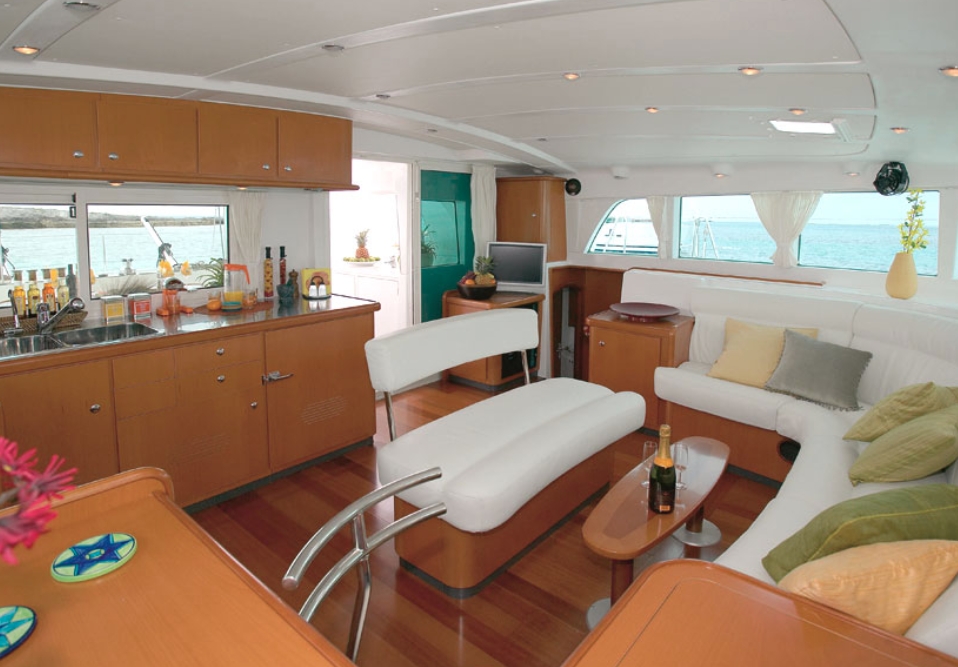 Bareboat Catamaran Lagoon 440 photo 5