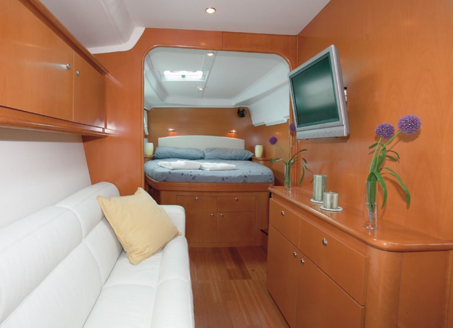 Bareboat Catamaran Lagoon 440 photo 8