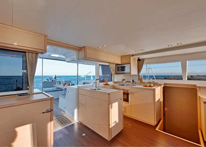 Bareboat Catamaran Lagoon 450 (2012) photo 6
