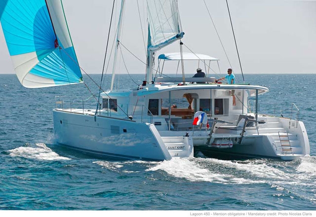 Bareboat Catamaran Lagoon 450 4 + 2 Cabins photo 6