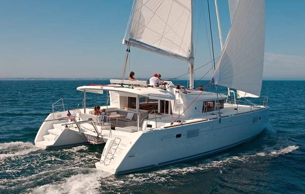 Bareboat Catamaran Lagoon 450