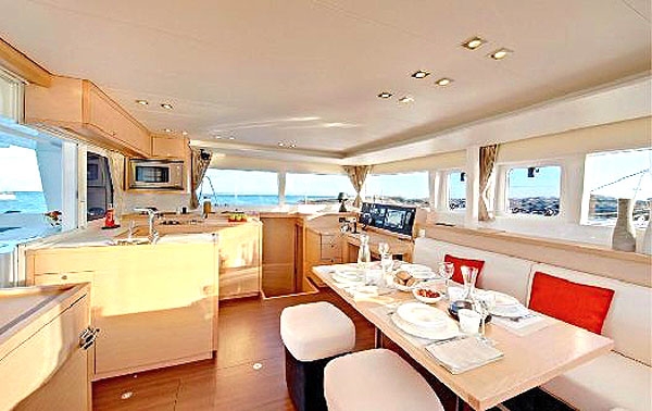 Bareboat Catamaran Lagoon 450 photo 4