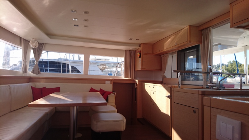 Bareboat Catamaran Lagoon 450 photo 8