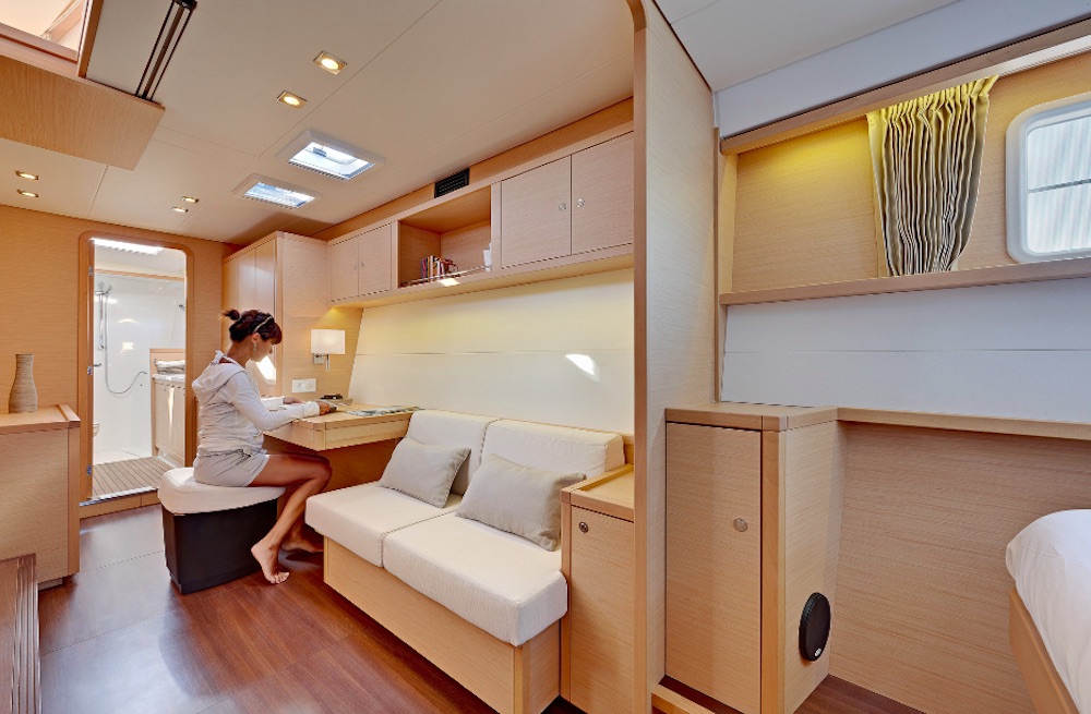 Bareboat Catamaran Lagoon 450F photo 8