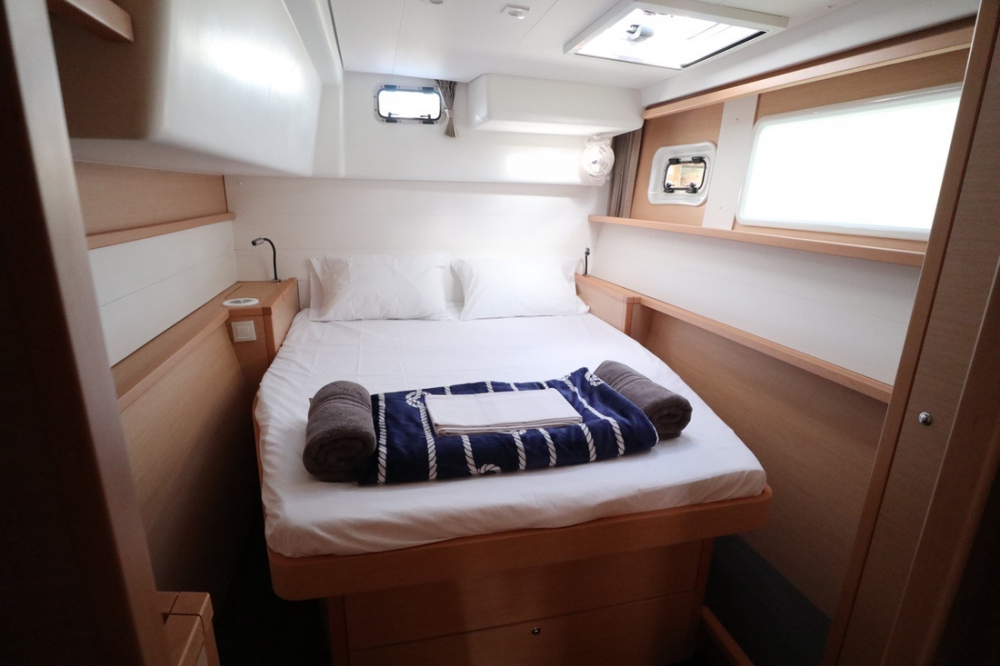 Bareboat Catamaran Galaxy photo 6