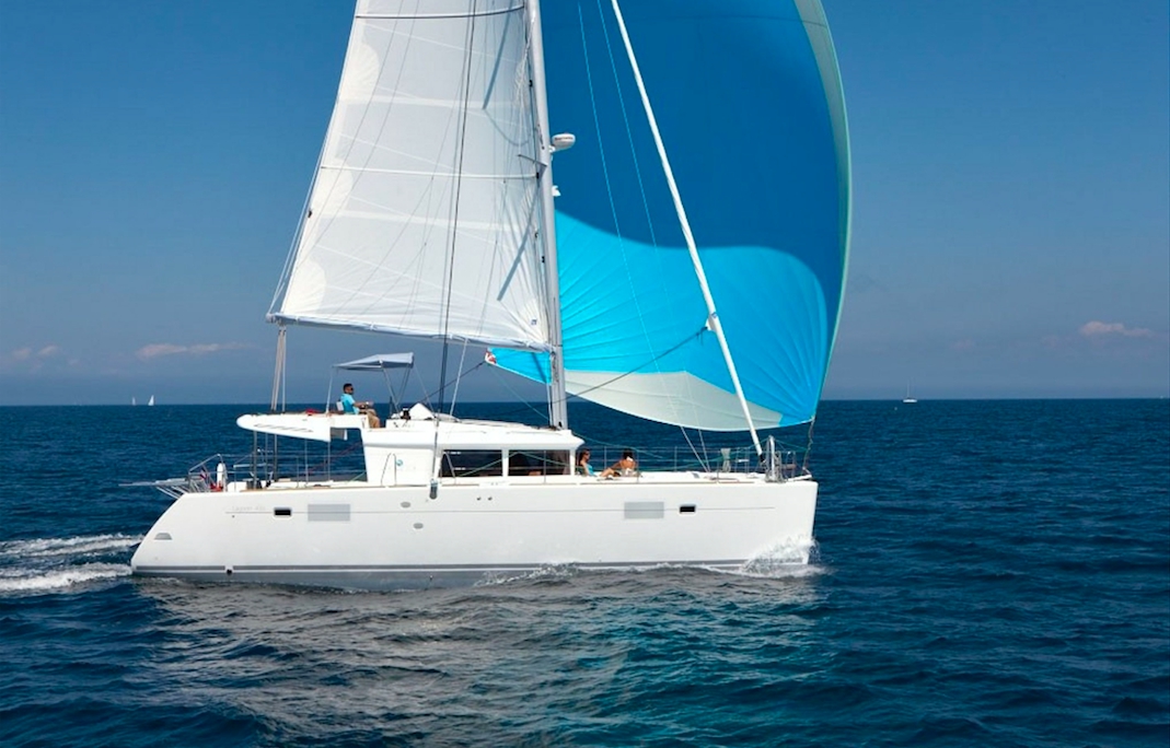 Bareboat Catamaran Lagoon 450 F photo 4