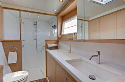 Bareboat Catamaran Lagoon 450 SporTop photo 5