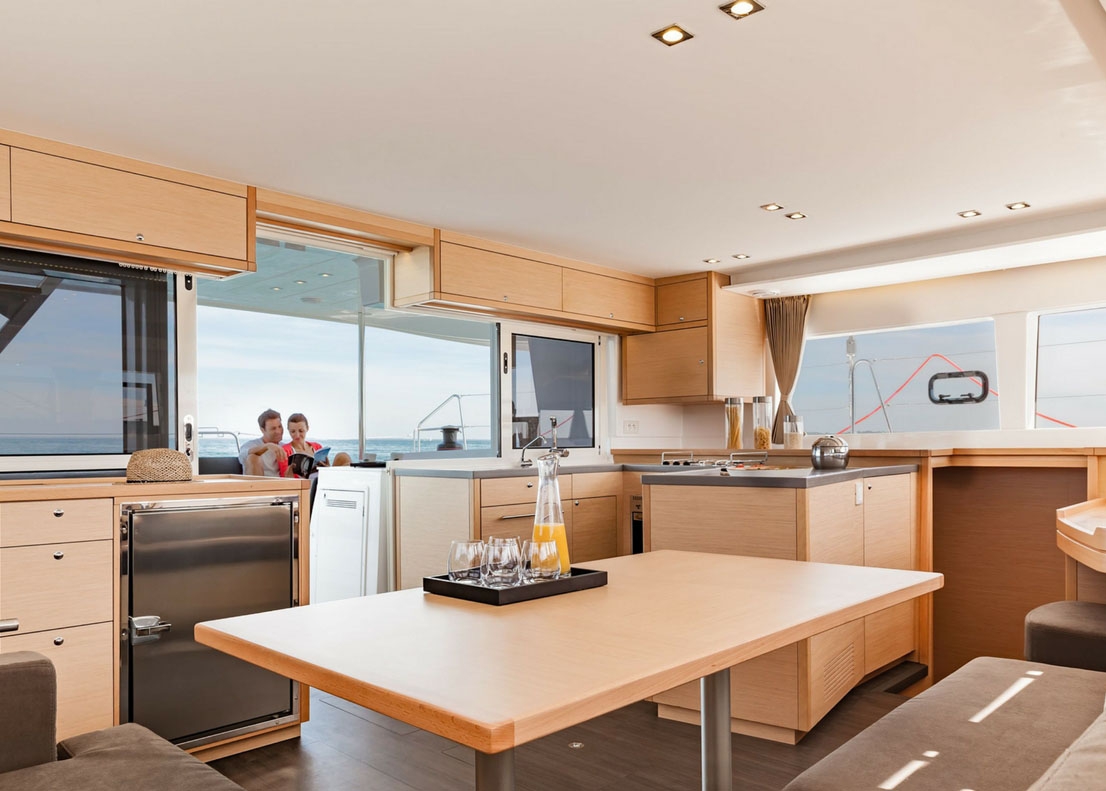 Bareboat Catamaran Lagoon 450 Sportop (2018) photo 4