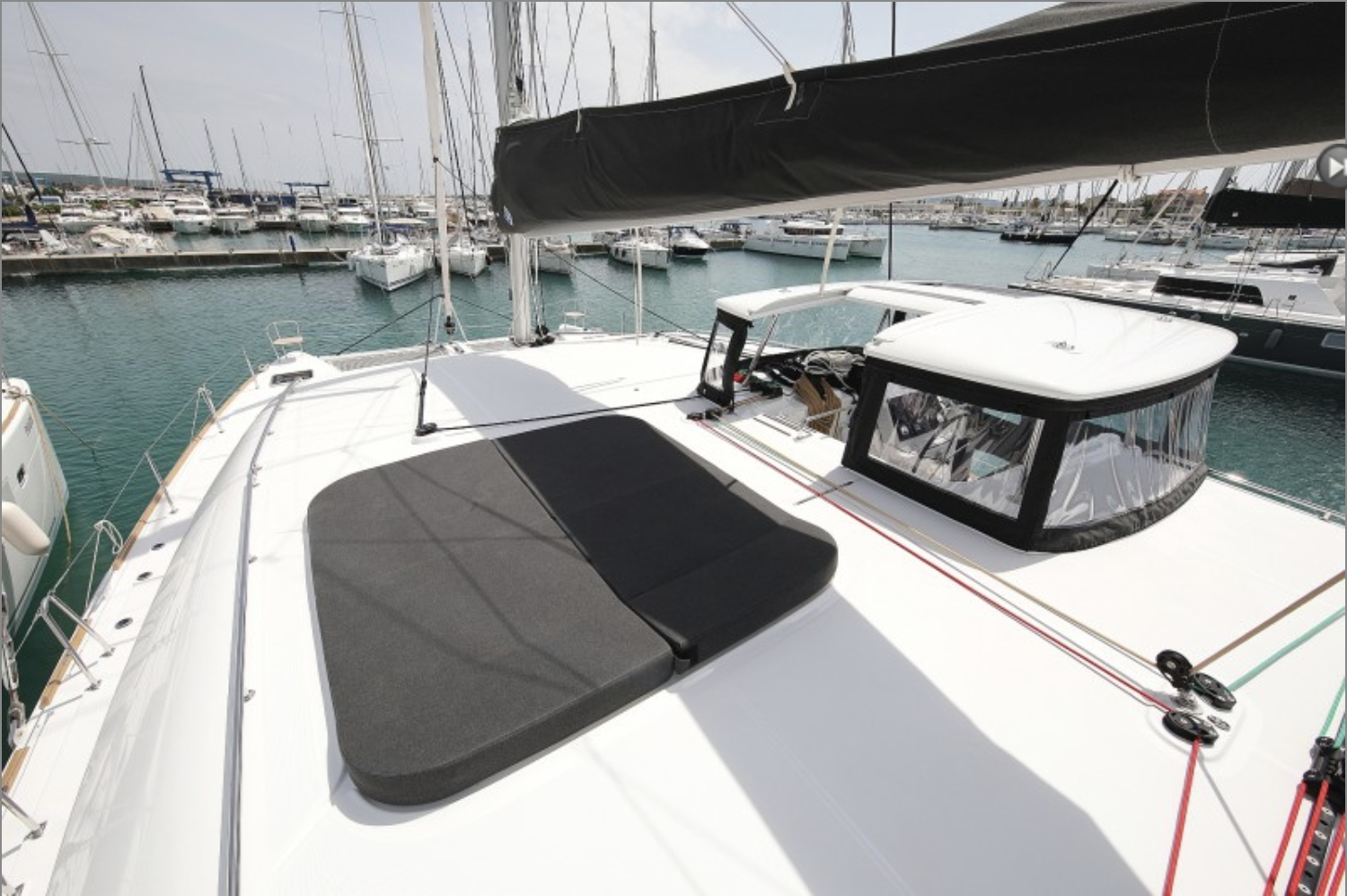 Bareboat Catamaran Lagoon 450S photo 7