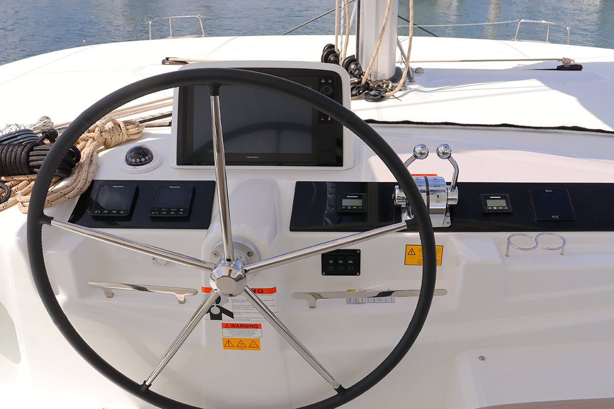 Bareboat Catamaran SV SAILMATES photo 3