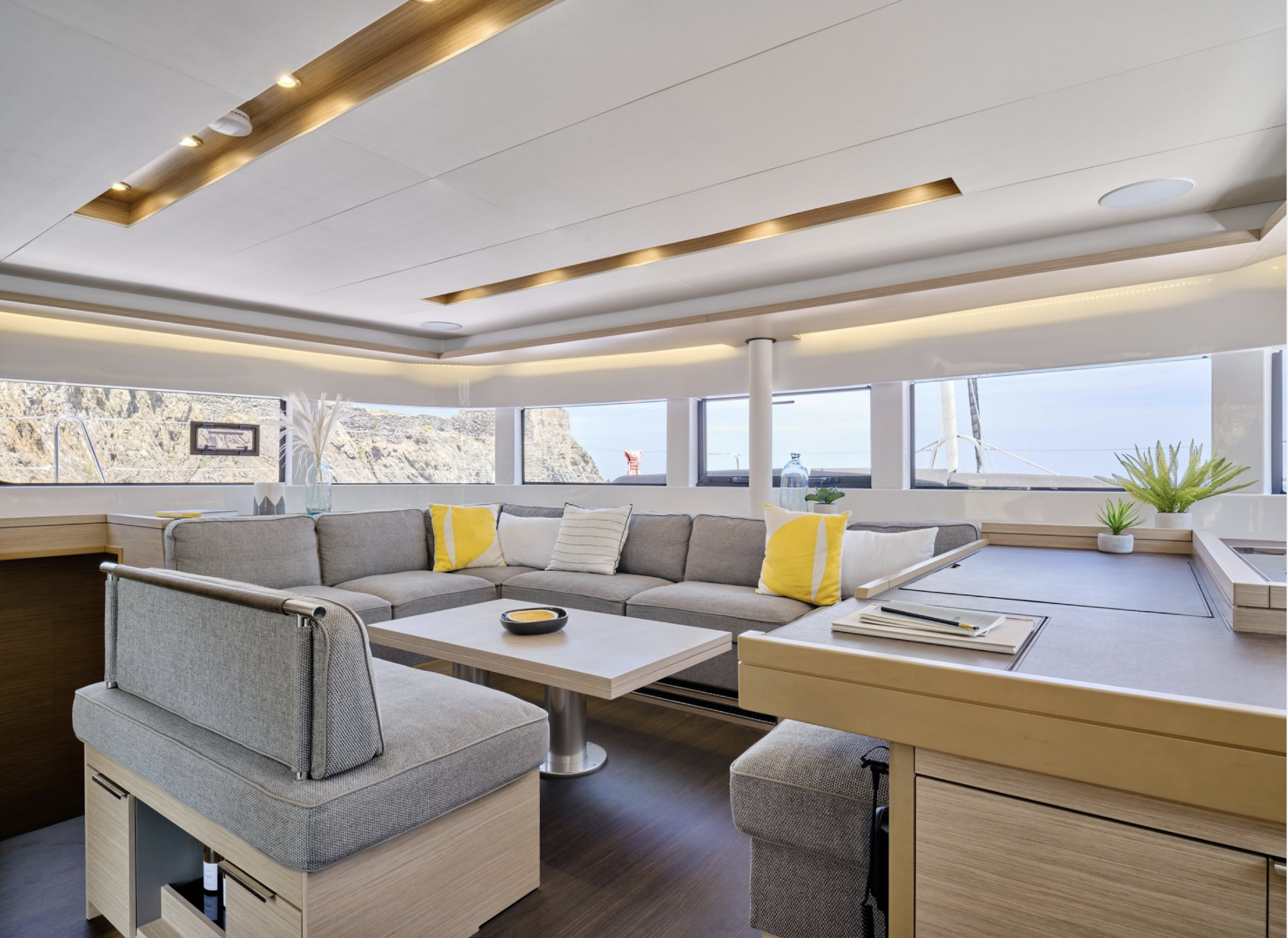 Bareboat Catamaran Lagoon 51 photo 3