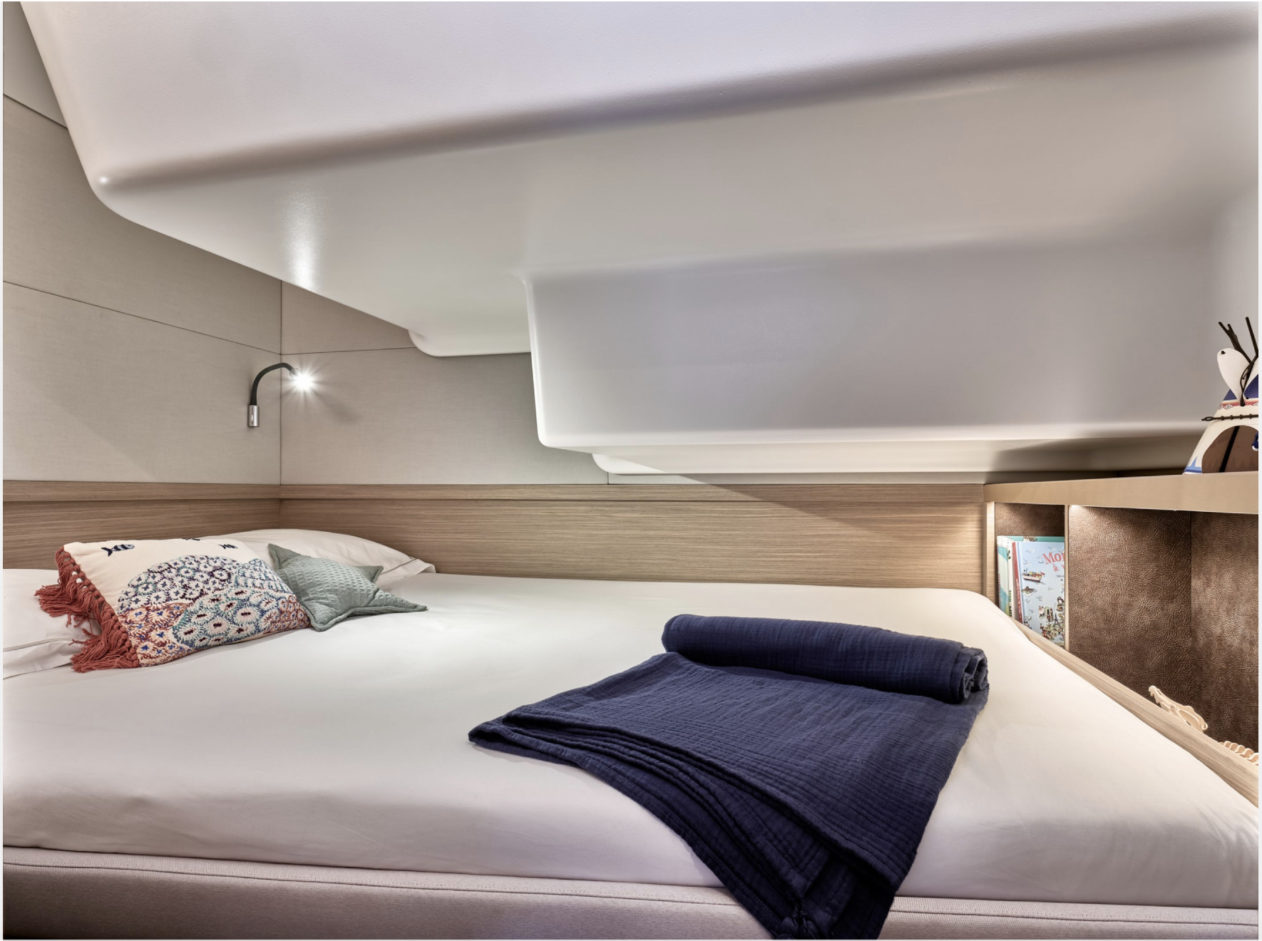 Bareboat Catamaran Lagoon 51 photo 7