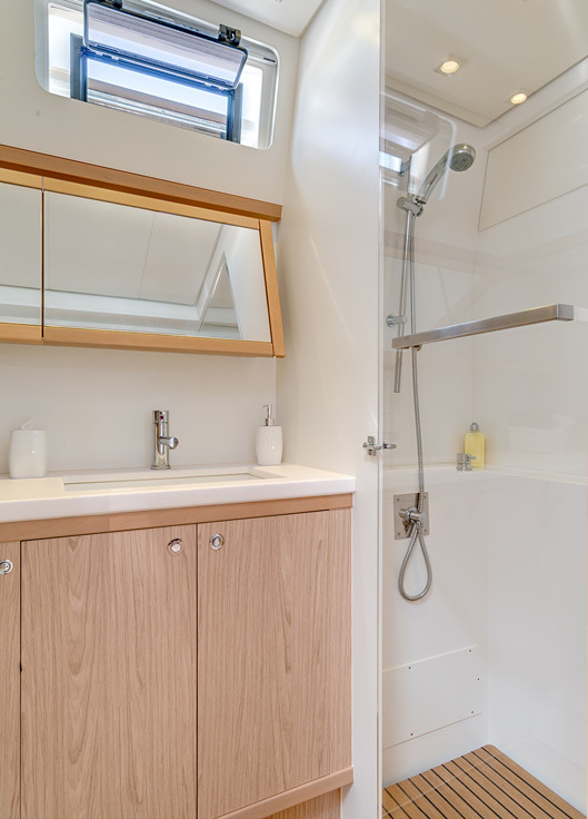 Bareboat Catamaran GULL photo 8