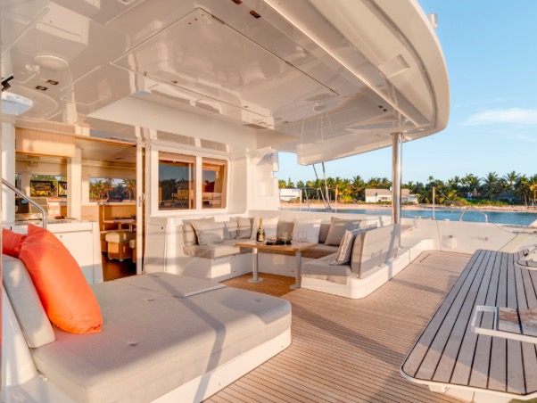 Bareboat Catamaran Lagoon 52 photo 4