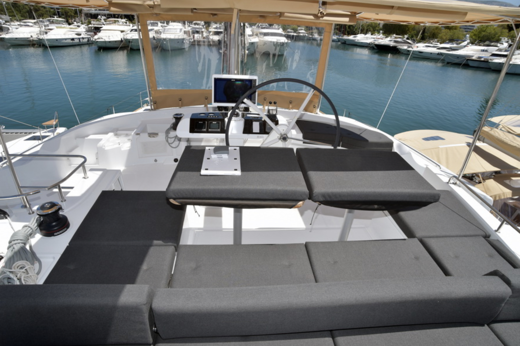 Bareboat Catamaran Lagoon 52 F photo 7