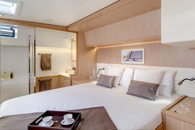 Bareboat Catamaran LAGOON 52 photo 8