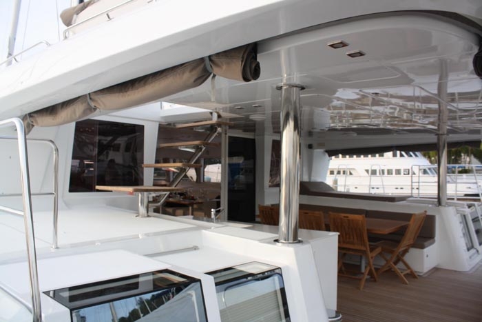 Crewed Catamaran Lagoon 620 photo 4