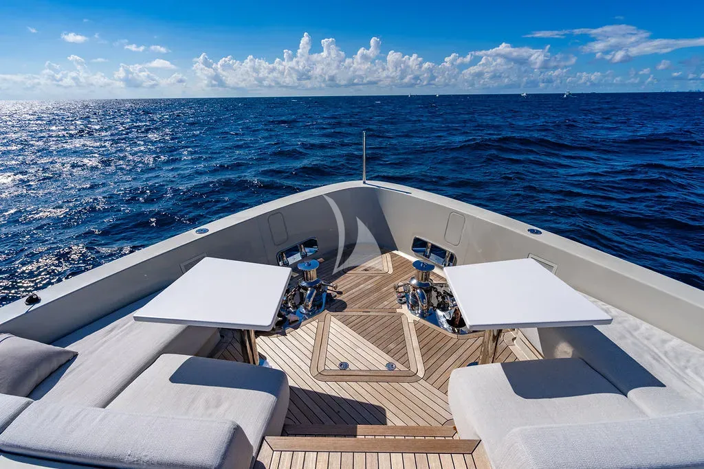 Luxury Crewed Motor Yacht LAILA photo 5