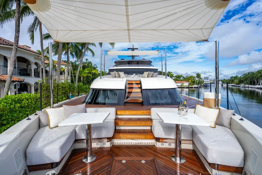 Luxury Crewed Motor Yacht LAILA photo 6