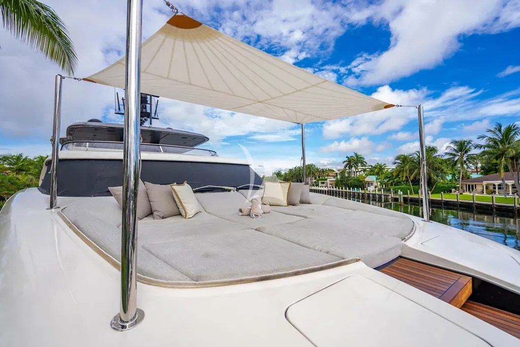 Luxury Crewed Motor Yacht LAILA photo 7