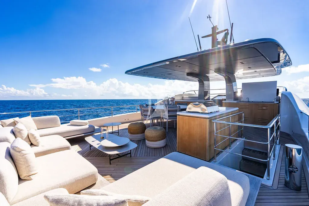 Luxury Crewed Motor Yacht LAILA photo 8