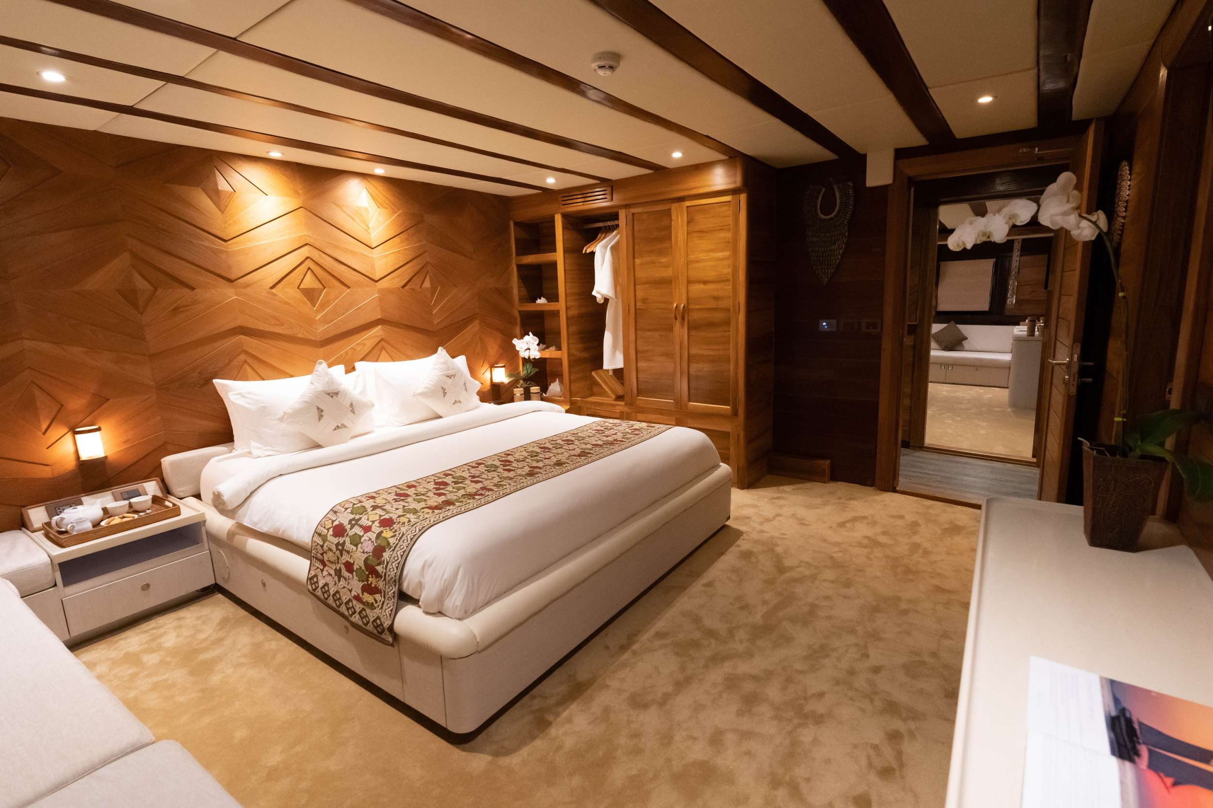 Luxury Crewed Sailing Yacht LAMIMA photo 8