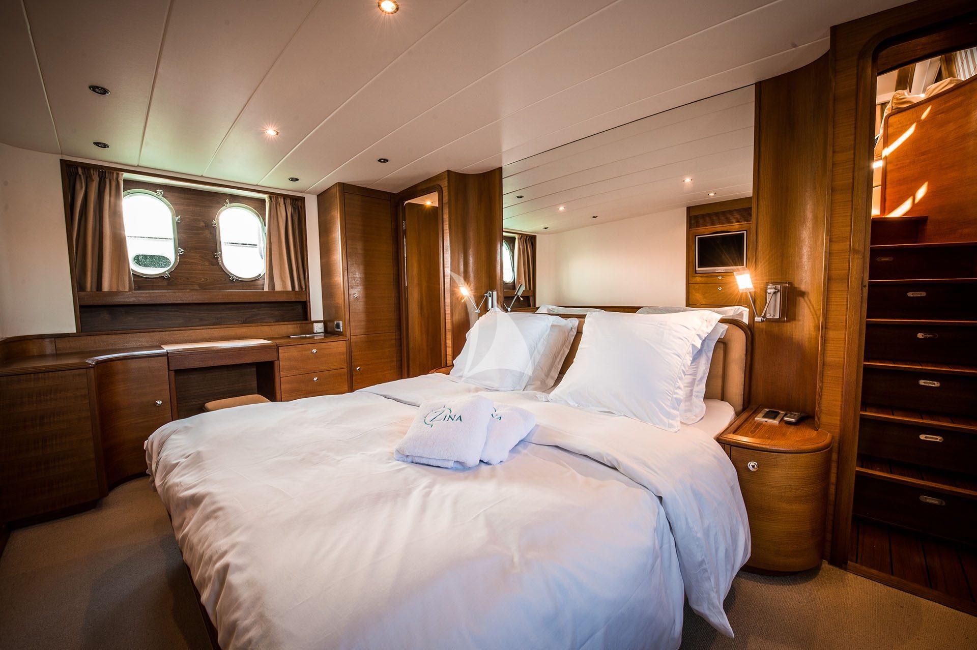 Crewed Motor Yacht LAOUEN photo 8