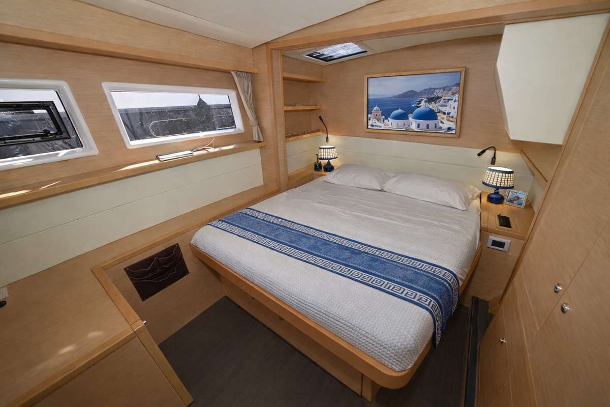 Luxury Crewed Catamaran LARGO WINCH photo 6