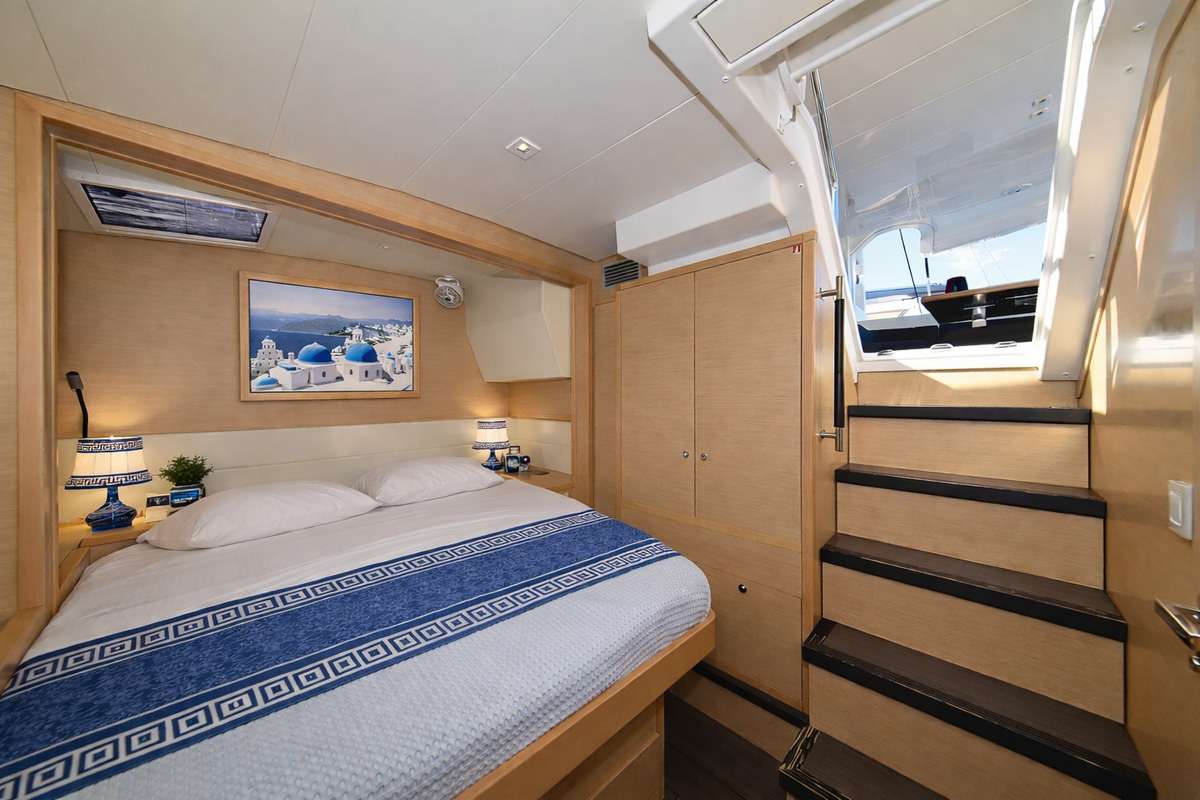 Luxury Crewed Catamaran LARGO WINCH photo 7