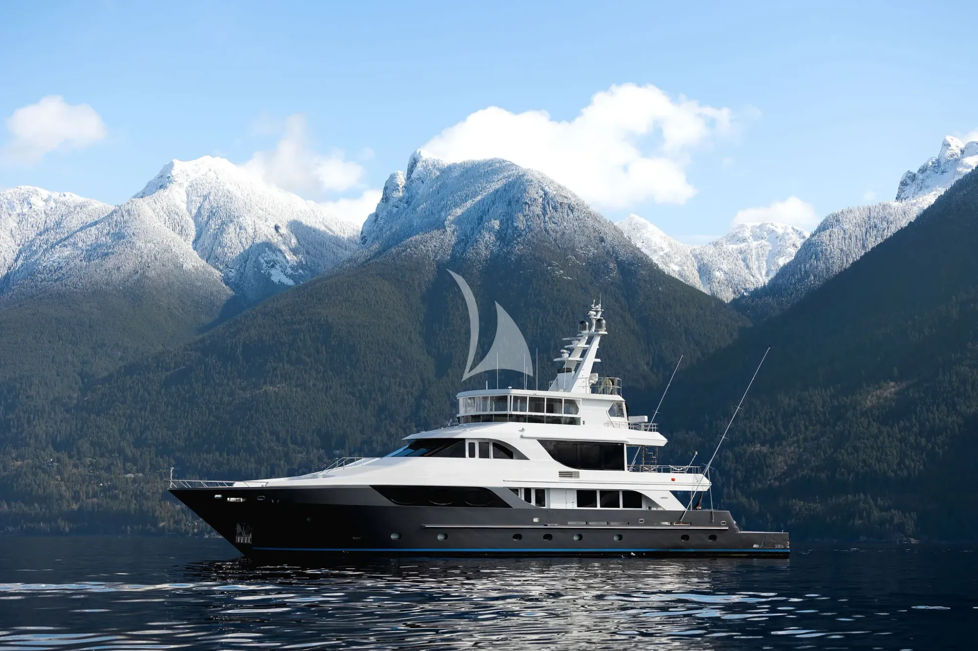 Luxury Crewed Motor Yacht LAST CALL