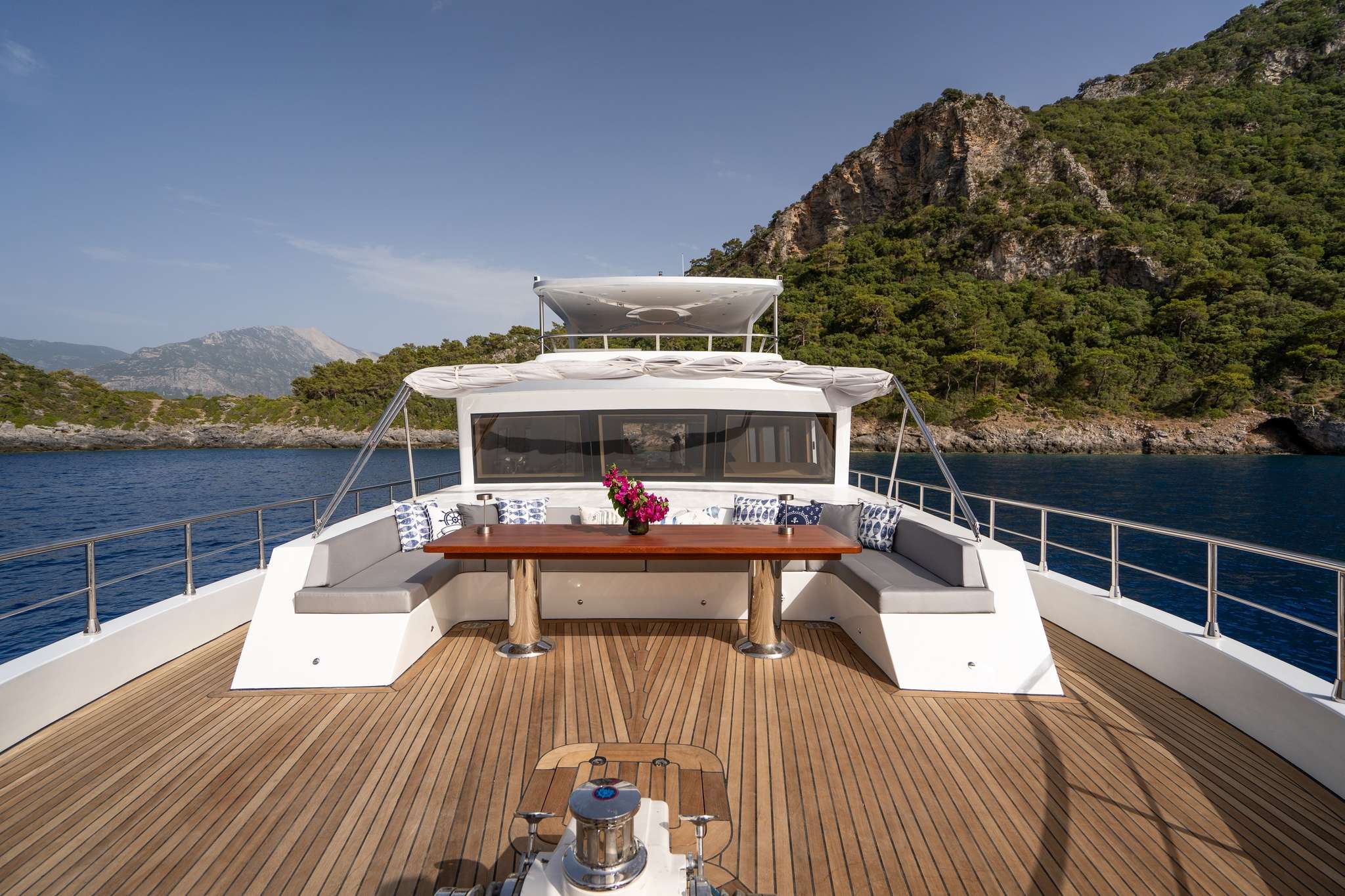 Crewed Motor Yacht LAVIN photo 6