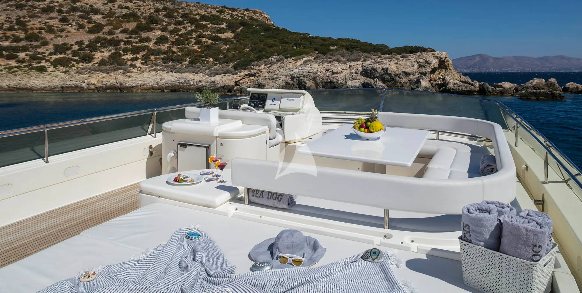 Luxury Crewed Motor Yacht LAZY DAYS photo 5